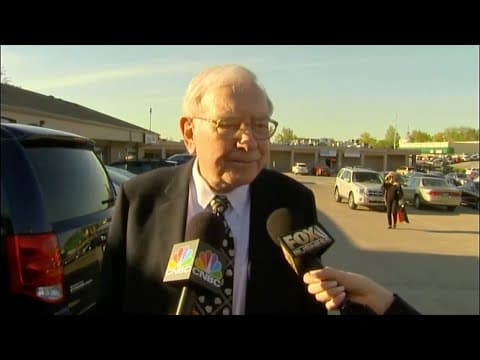 Warren Buffett On Housing, Interest Rates & Strong Dollar | April 30, 2015 thumbnail
